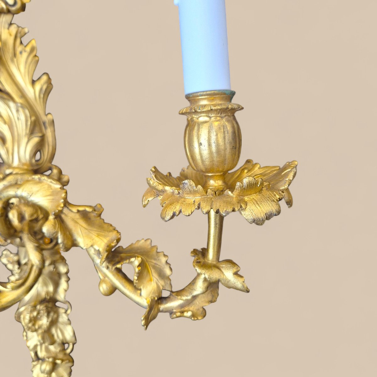 Paire d’appliques murales à deux bras de lumière en bronze doré, de style Régence, XIXe siècle-photo-2