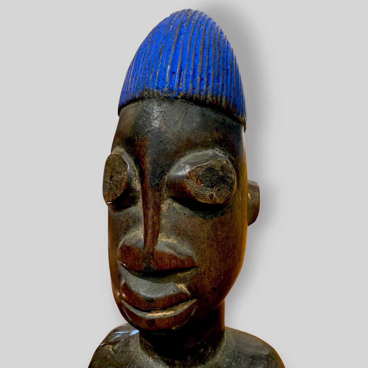 Couple de Yoruba Ibeji, Nigeria, bois et pigment, milieu du XXᵉ siècle-photo-4