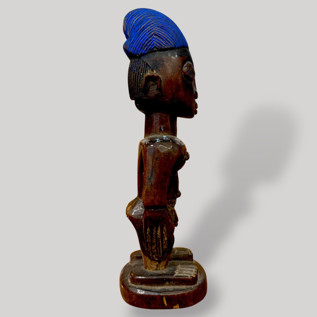 Couple de Yoruba Ibeji, Nigeria, bois et pigment, milieu du XXᵉ siècle-photo-2