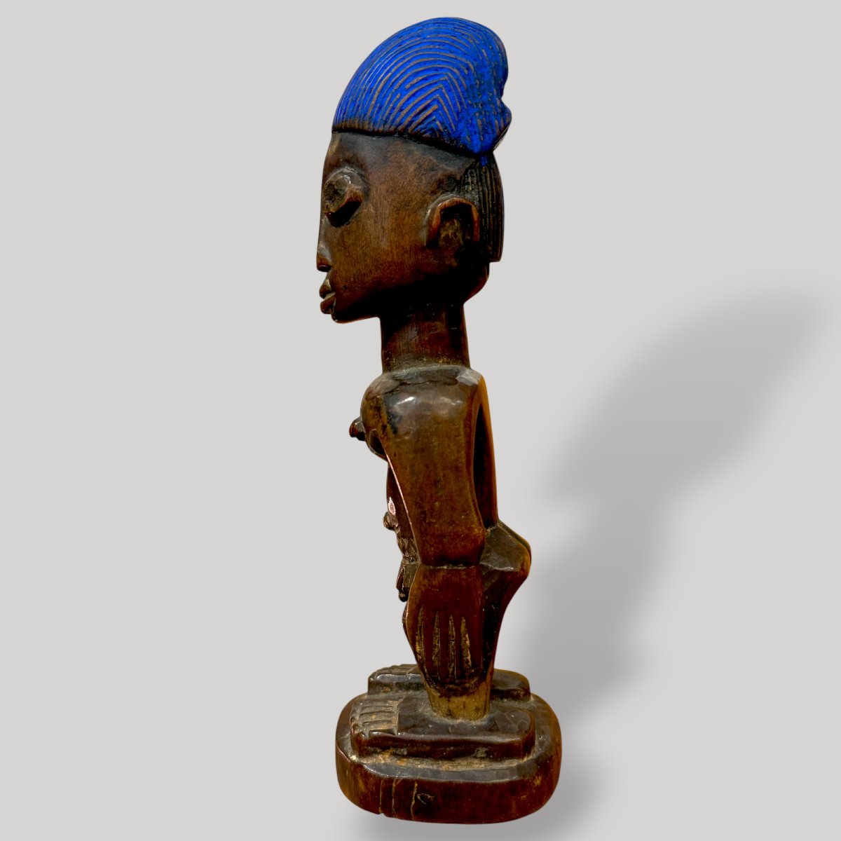 Couple de Yoruba Ibeji, Nigeria, bois et pigment, milieu du XXᵉ siècle-photo-4