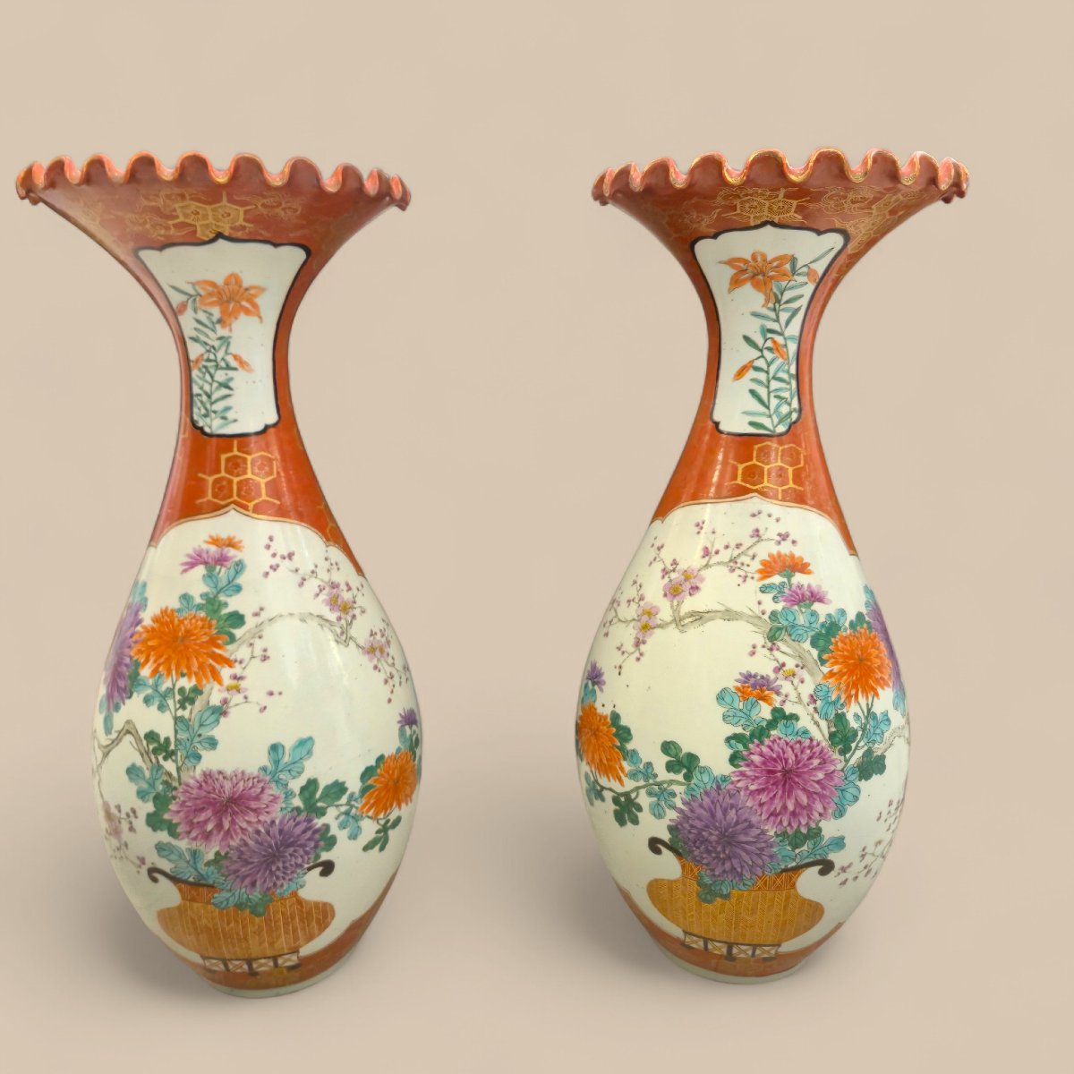 Pair Of Japanese Kutani Porcelain Vases With Scalloped Necks, Meiji Period, 19th Century-photo-4