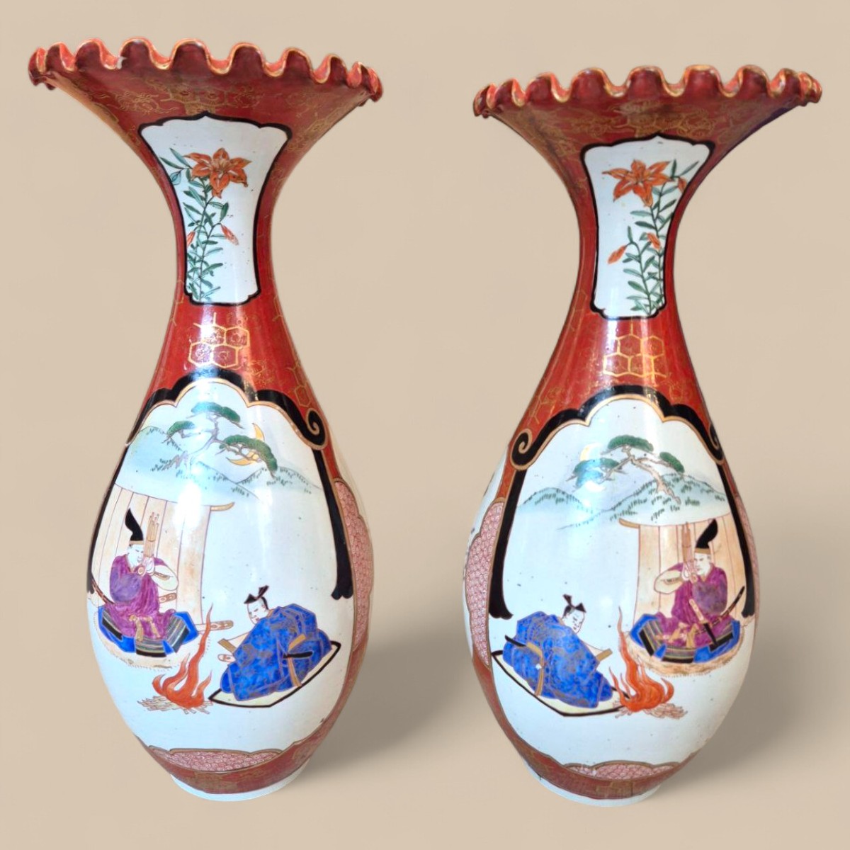 Pair Of Japanese Kutani Porcelain Vases With Scalloped Necks, Meiji Period, 19th Century