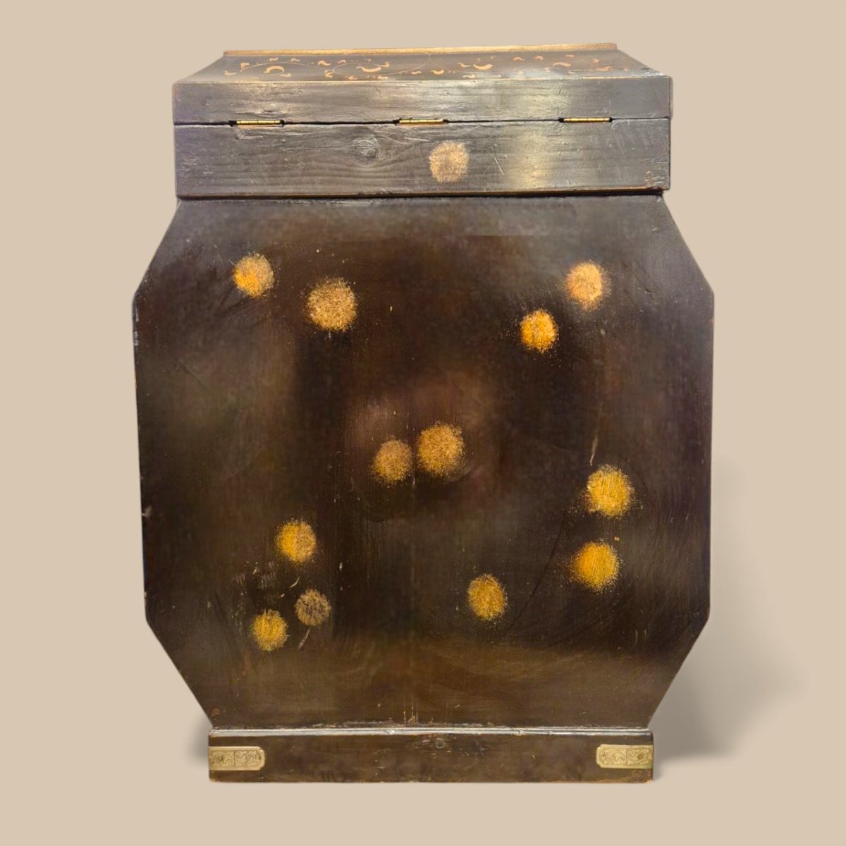 Large Chinese Jewelry Box, 19th Century – Black Lacquer On Wood With Engraved Metal Fittings-photo-6