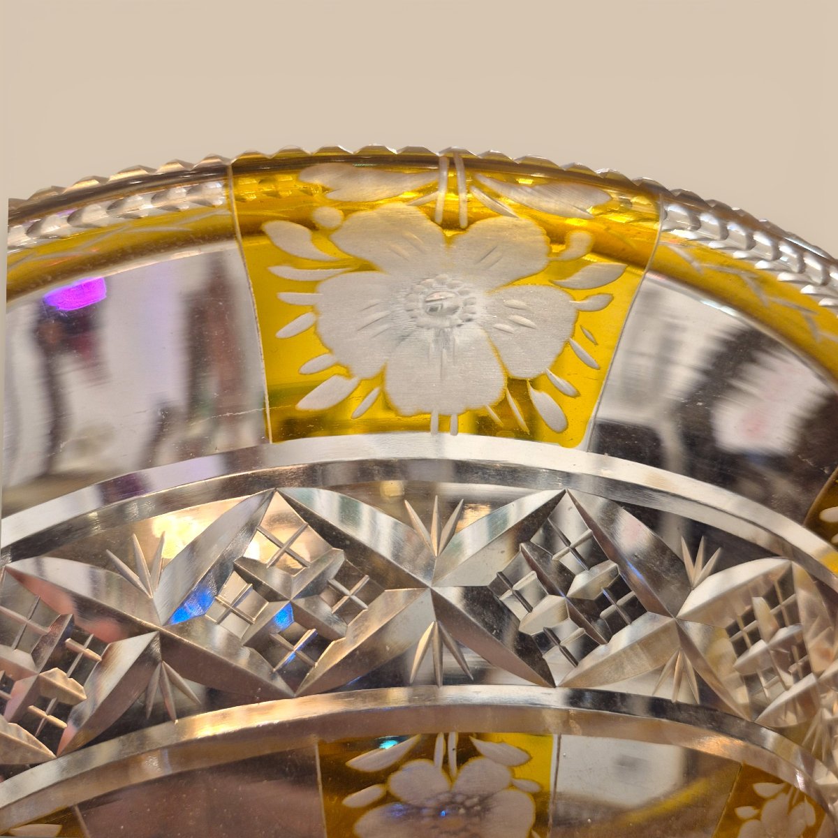 Coupe ancienne en cristal doublé ambre à décor fleuri– Époque victorienne, 19ème siècle-photo-2