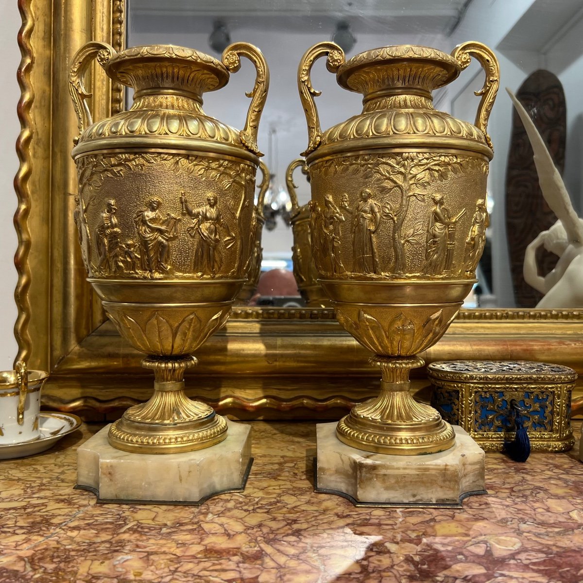 Paire De Grand Vases à L Antique En Bronze Doré, 19eme Siecle