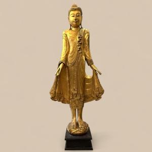 Statue ancienne en bois doré de Bouddha, Birmanie, de style Mandalay, Circa 1940/1950