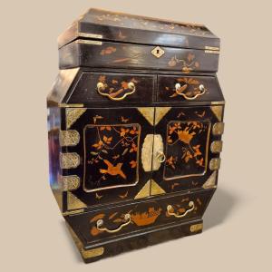 Large Chinese Jewelry Box, 19th Century – Black Lacquer On Wood With Engraved Metal Fittings