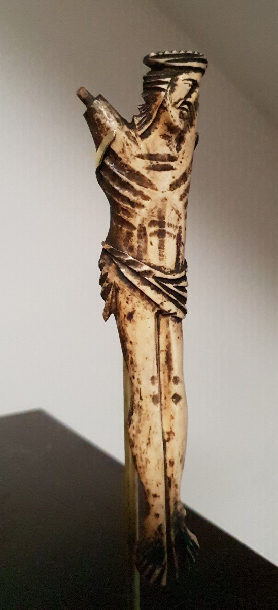 Christ Carved In Bone - 18th Century Spain?-photo-3