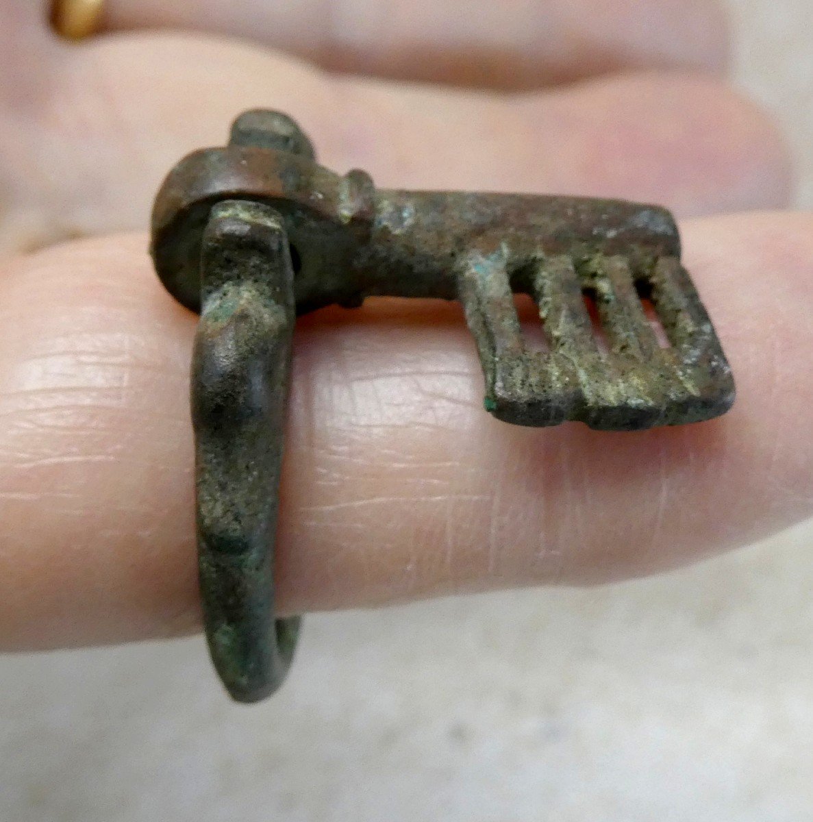 Museum: Folding Dolphin Key, Gallo-roman Period,-photo-1