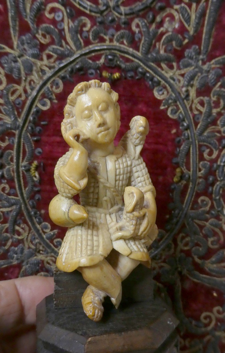 Goa, Indes Portugaise, 17e Siècle : Le Bon Pasteur, en Os Sculpté-photo-3