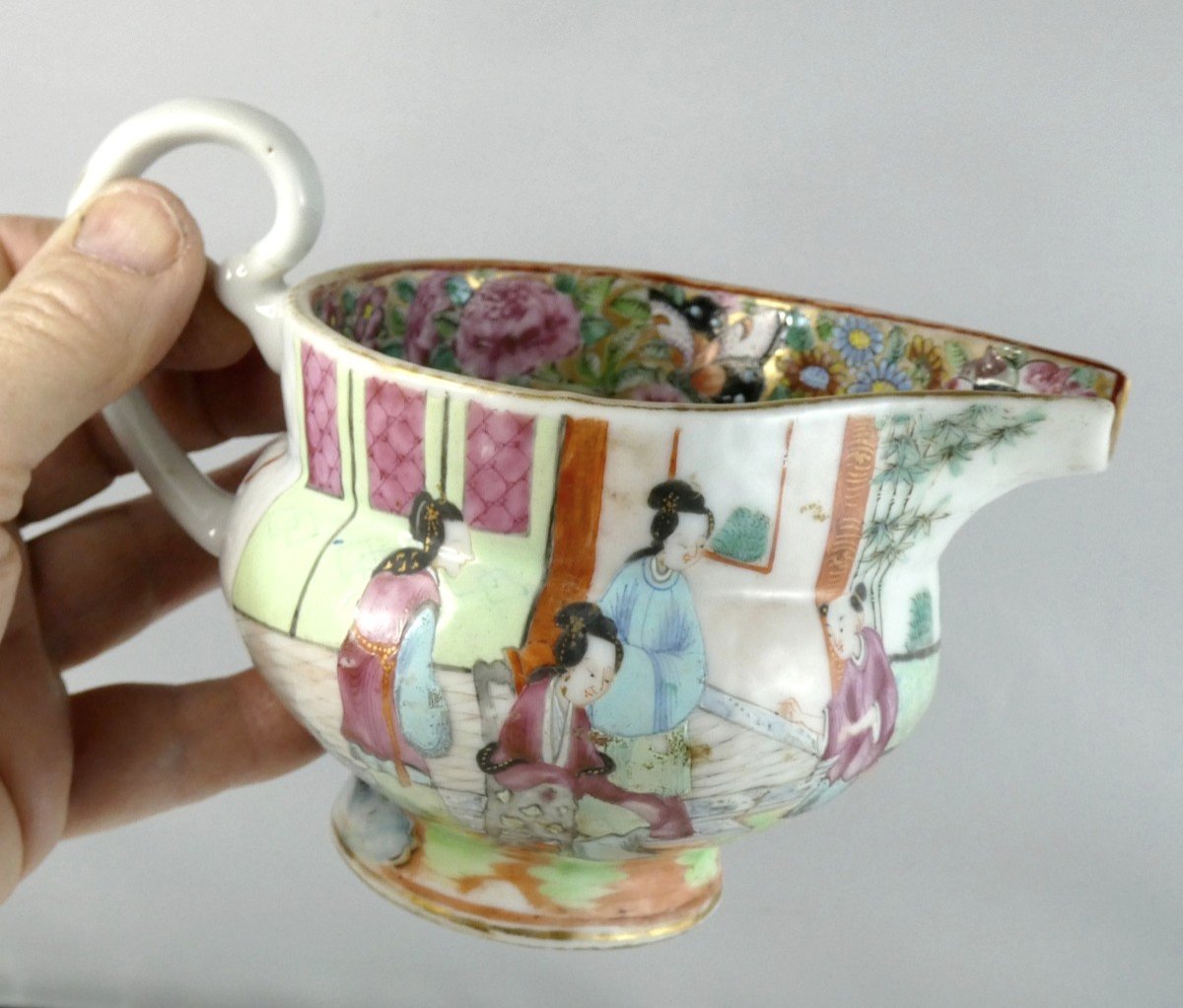 Crémier Porcelaine De Chine, Canton, Le Mandarin Et Sa Cour