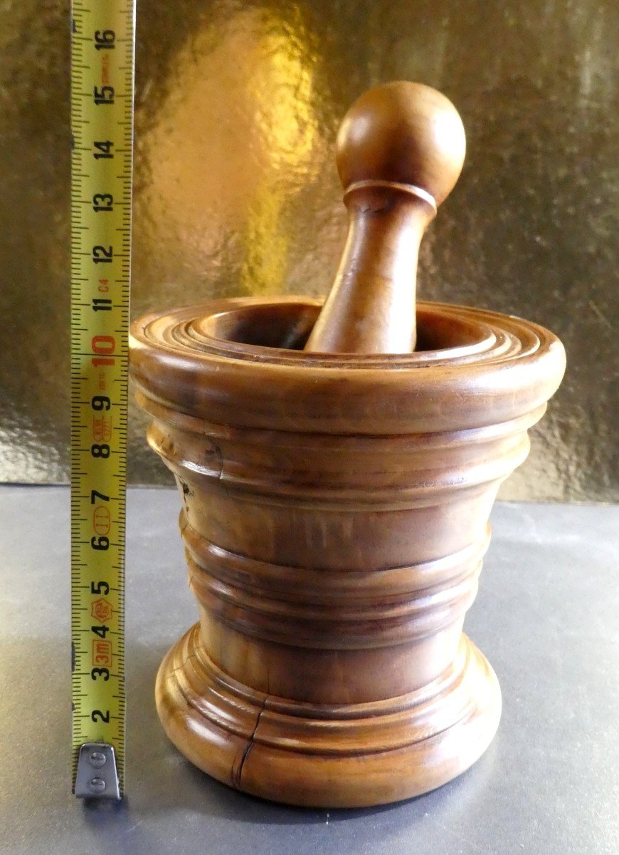 Treen: Louis XIII  Boxwood Turned Mortar , With  Pestle Circa 1660-photo-1