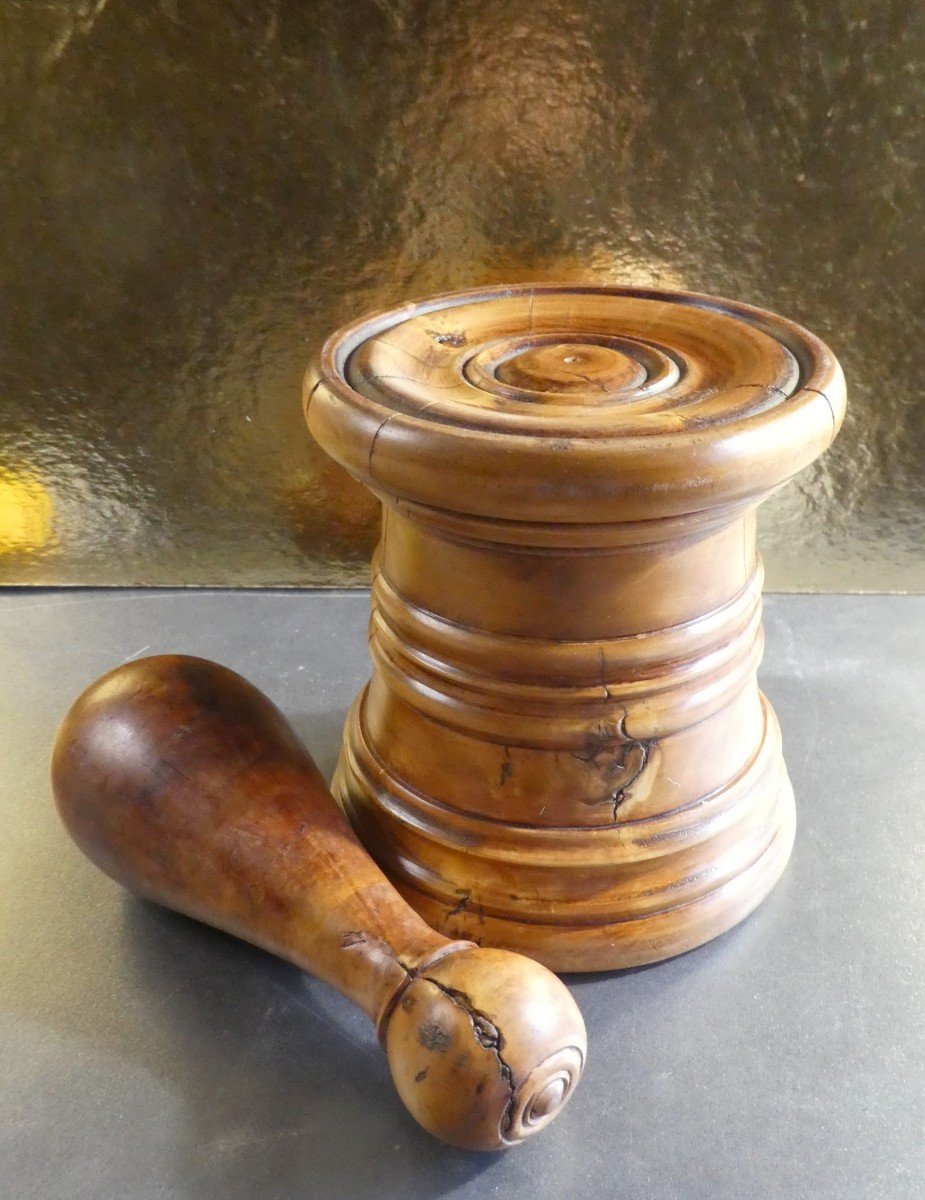 Treen: Louis XIII  Boxwood Turned Mortar , With  Pestle Circa 1660-photo-3