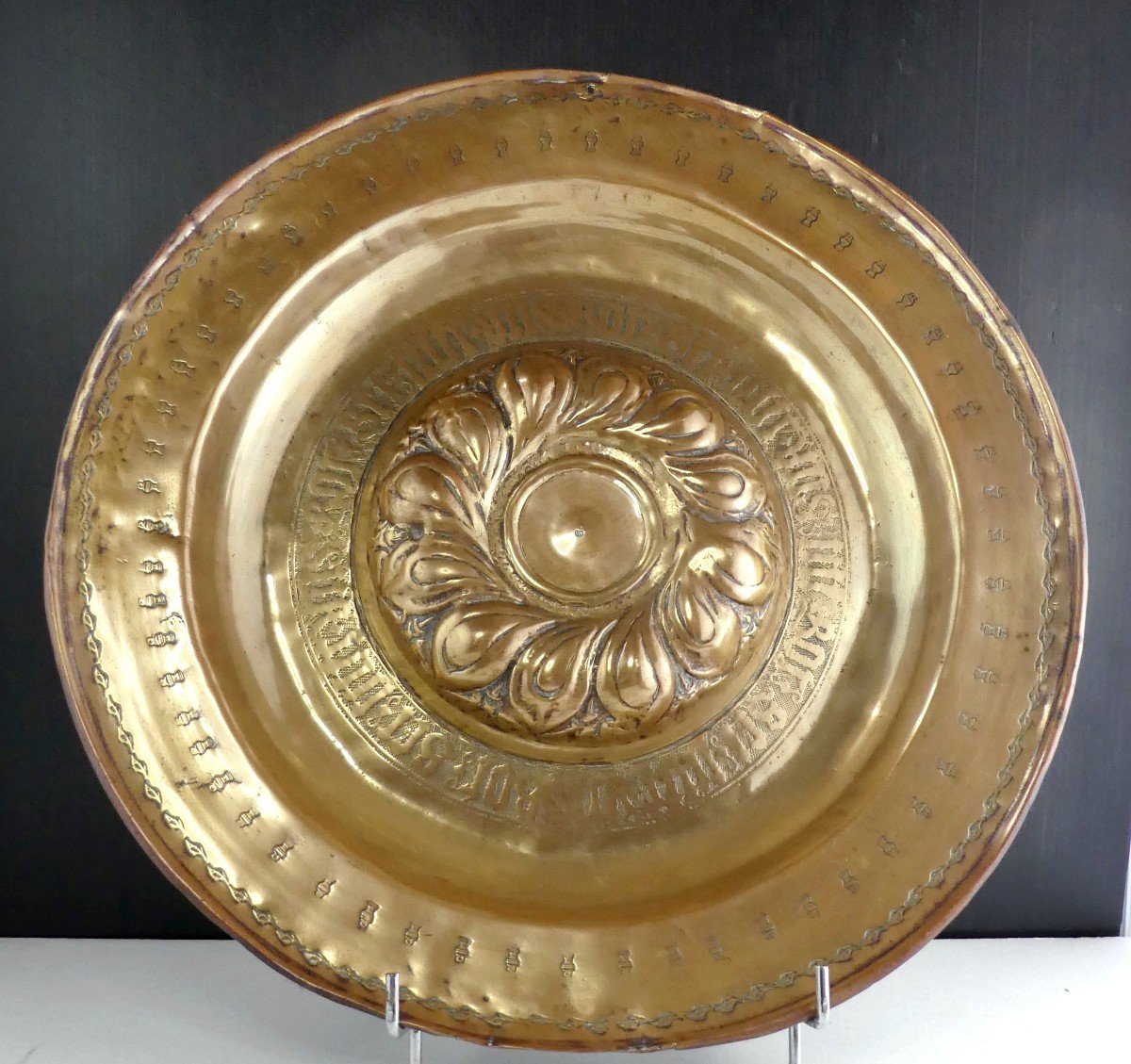 Rich Elms Dish, Engraved Brass, Nuremberg 16th Century-photo-2