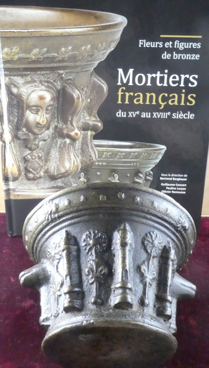 Mortier D’apothicaire Bronze à Poignées, Début Du 17e Forez