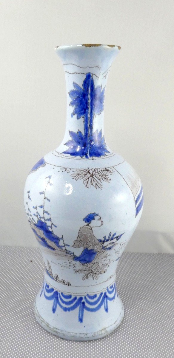 Belle Bouteille Faïence De Nevers, 17e Siècle, En Bel état