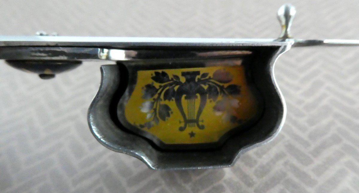 Eskilstuna, Luxurious Gold Damascus Mouchettes, Castle, Harp And Rose. Candle Snuffers-photo-2