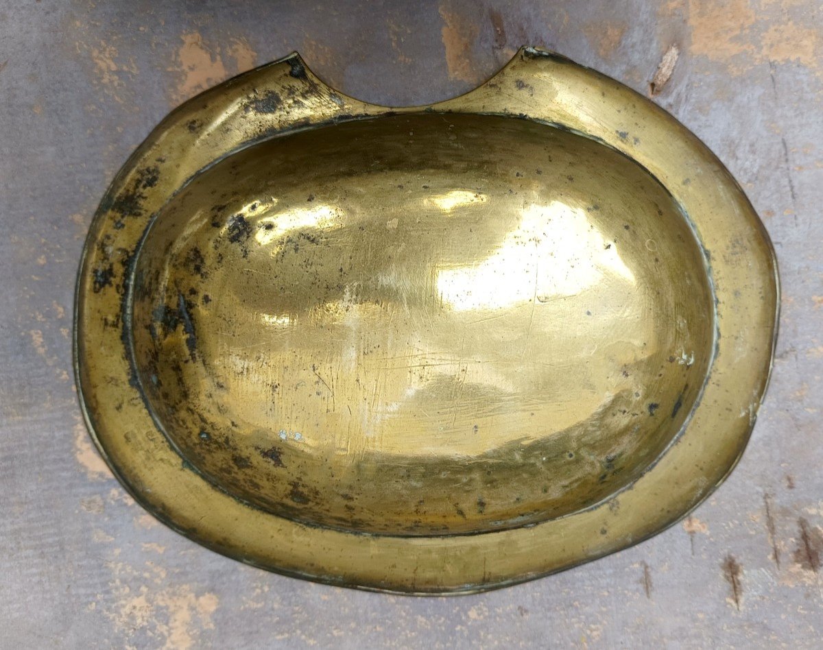Grand Plat à Barbe Gravé D’un Blason De Marquis, ép. Louis XV, Jadis Plaqué D’argent.-photo-1