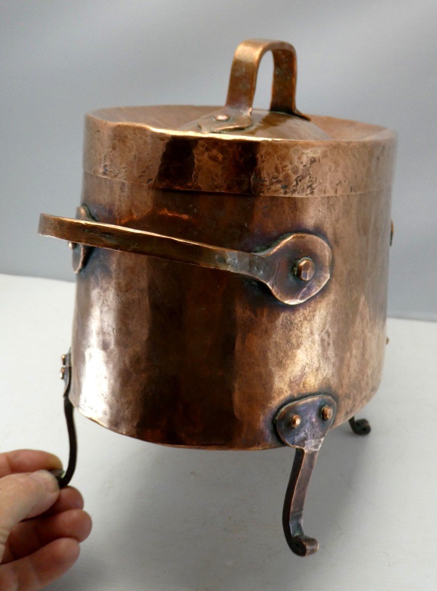 Pretty Little Hearth Pot, 18th Century, Ember Feet, Rare Model-photo-4