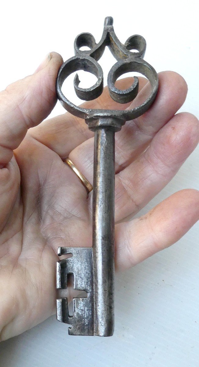 Beautiful Volute Key, Brazed Wrought Iron, 16th Century, Alpine Countries, 14.2cm-photo-1