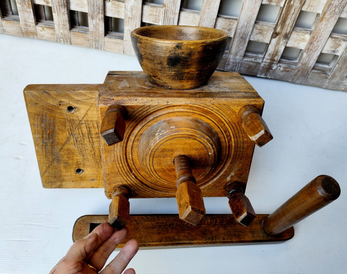 Buckwheat Mill, Solid Wood And Turned, 19th Century, Good Condition, Brittany, Signed-photo-2