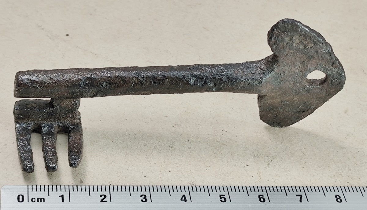 Early Medieval Side Key, Wrought Iron, 10th-13th Century ? 8.5cm-photo-2