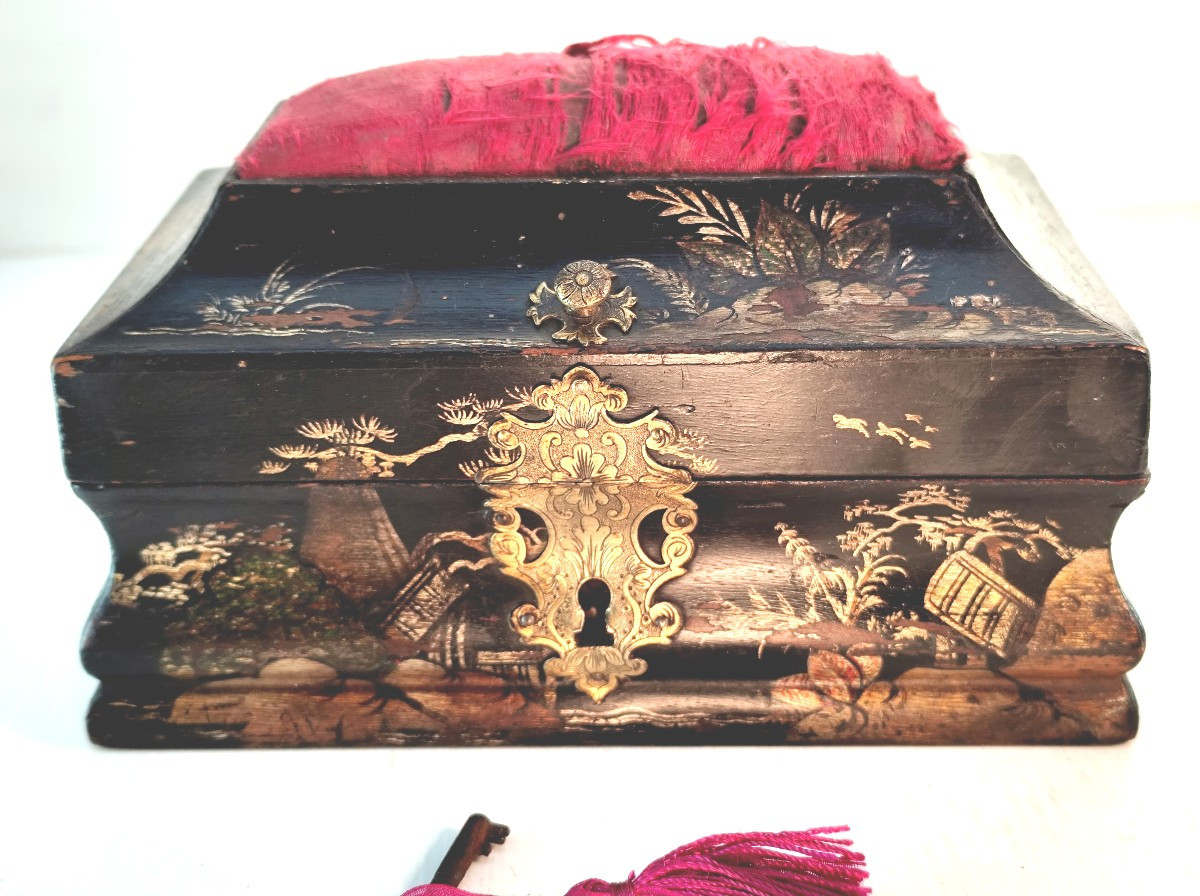 Louis XV Period: Black Lacquer, Gold And Silver Pin Box, Exotic Decor-photo-1