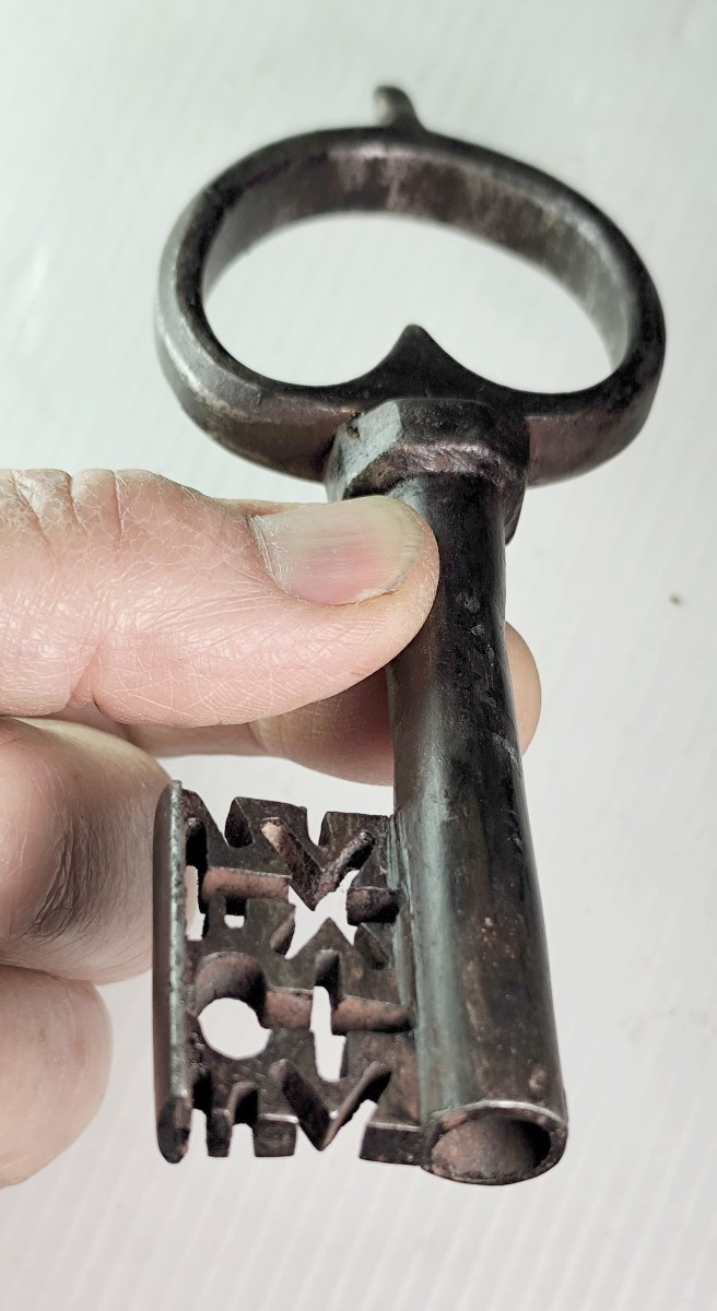 Beautiful Large Nuremberg Safe Key, 17th Century, Signifying Bit-photo-2