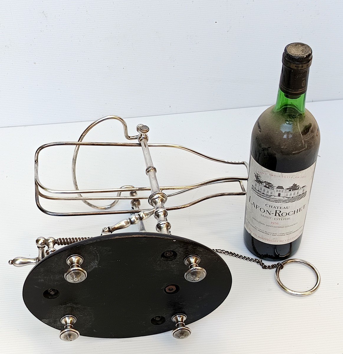 Luxueux décanteur d’un sommelier de grand restaurant, modèle à vis, métal argenté XIXe siècle-photo-3