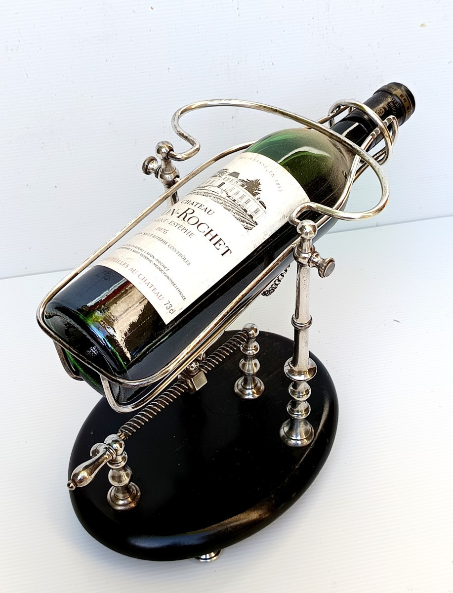 Luxueux décanteur d’un sommelier de grand restaurant, modèle à vis, métal argenté XIXe siècle