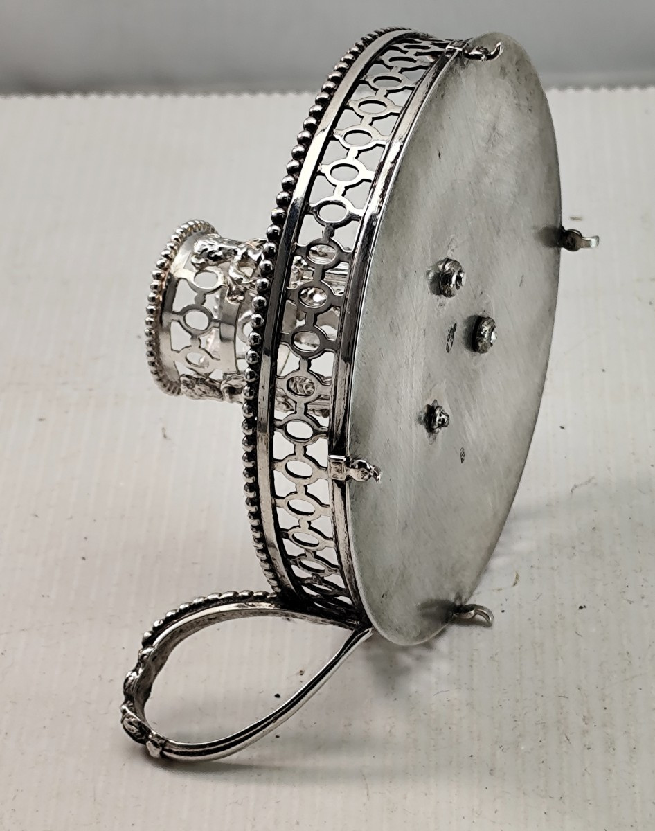 Chambrière à galerie ajourée de style Louis XVI, en argent, Pays Bas, 19e siècle-photo-3