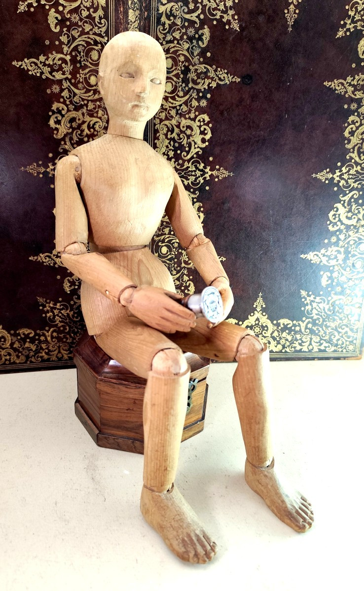 Joli Mannequin de Bois clair, art populaire, 19e si&egrave;cle, 42 cm, bon &eacute;tat