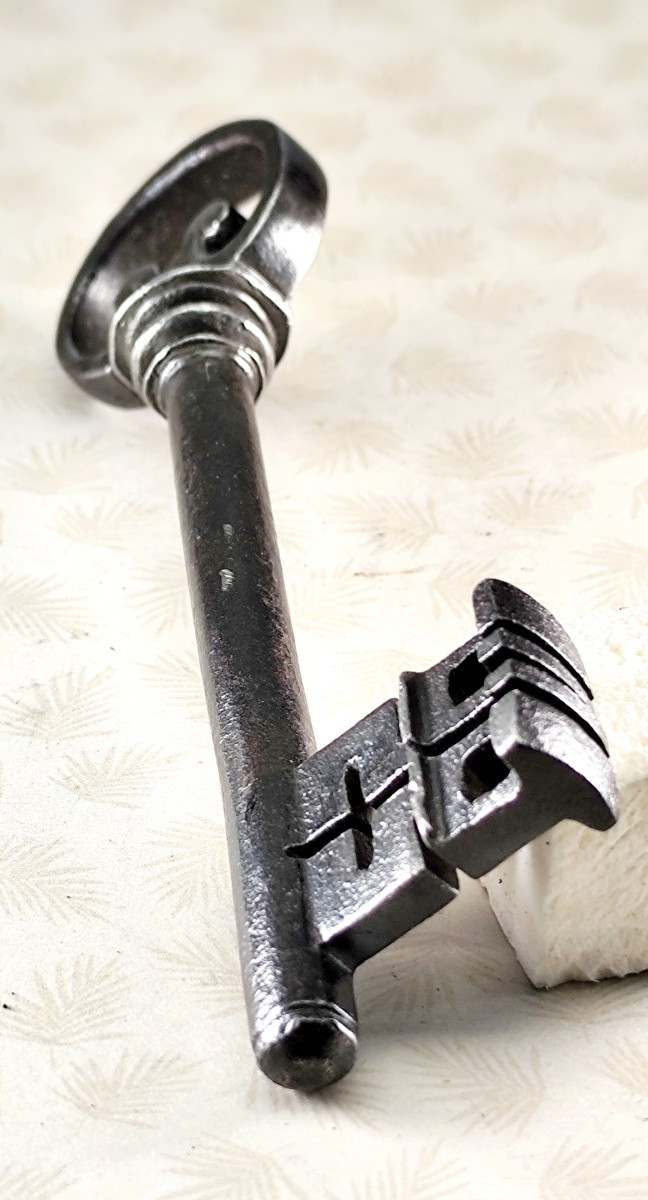 Beautiful French Renaissance Key, Elegant, Henri IV Period, 12cm-photo-4