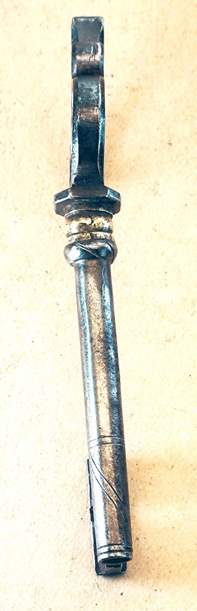 Belle clé à enroulements, du XVIe siècle, Suisse ou Autriche, 14,5cm-photo-3