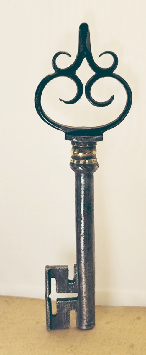 Belle clé à enroulements, du XVIe siècle, Suisse ou Autriche, 14,5cm-photo-4
