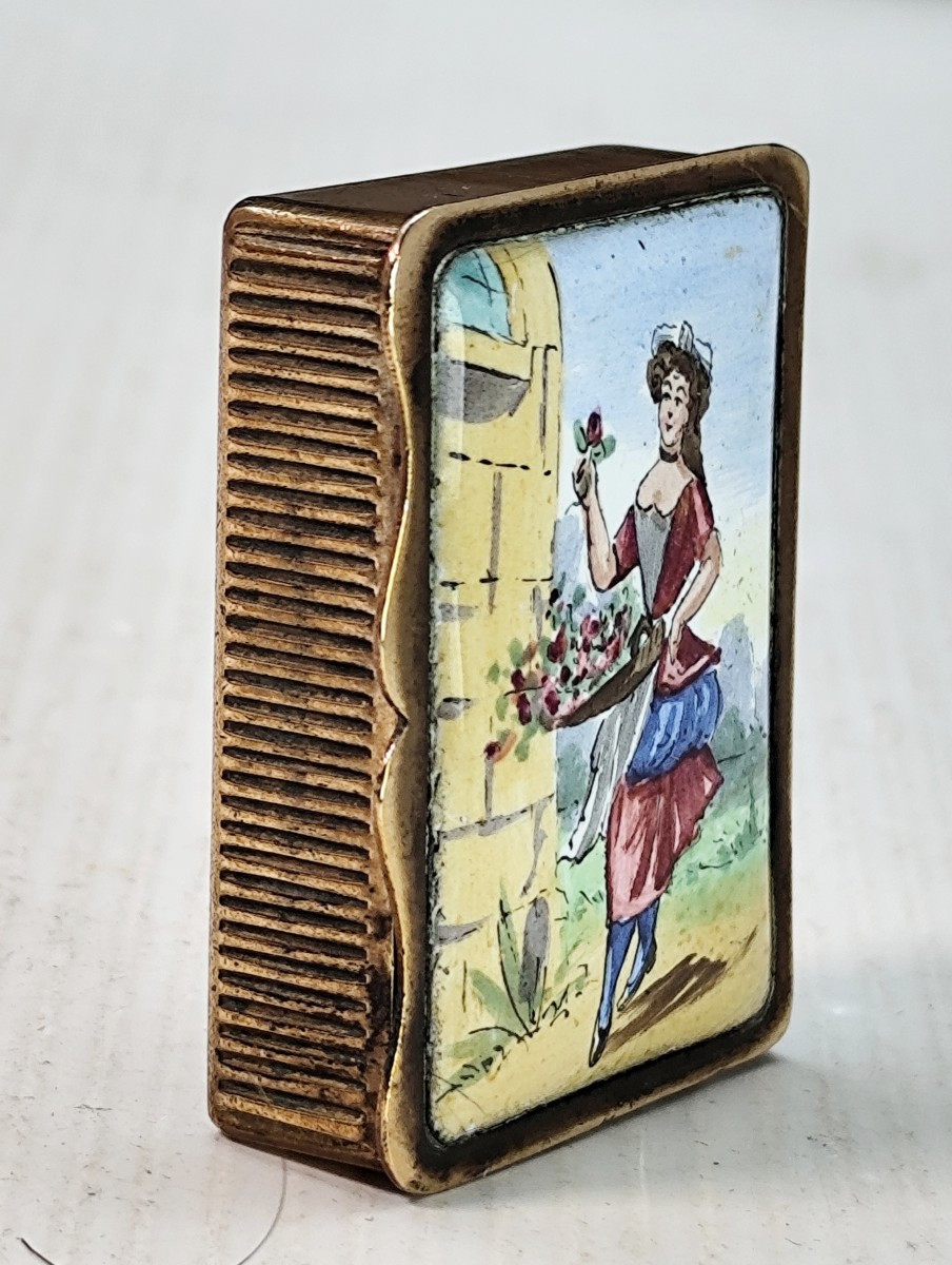 Boîte d’allumettes « parisienne » fin 19e siècle, émail : la Bouquetière, -photo-4