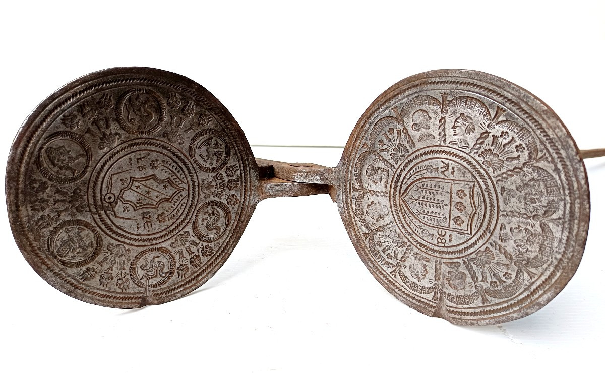 Wedding Waffle Iron, 2 Coats Of Arms, Italian And French,  Finely Engraved, 17th-18th Century-photo-2