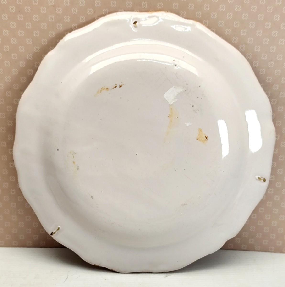 Assiette Moustiers 18e siècle aux pêcheurs, bordure jaune, bel état-photo-4