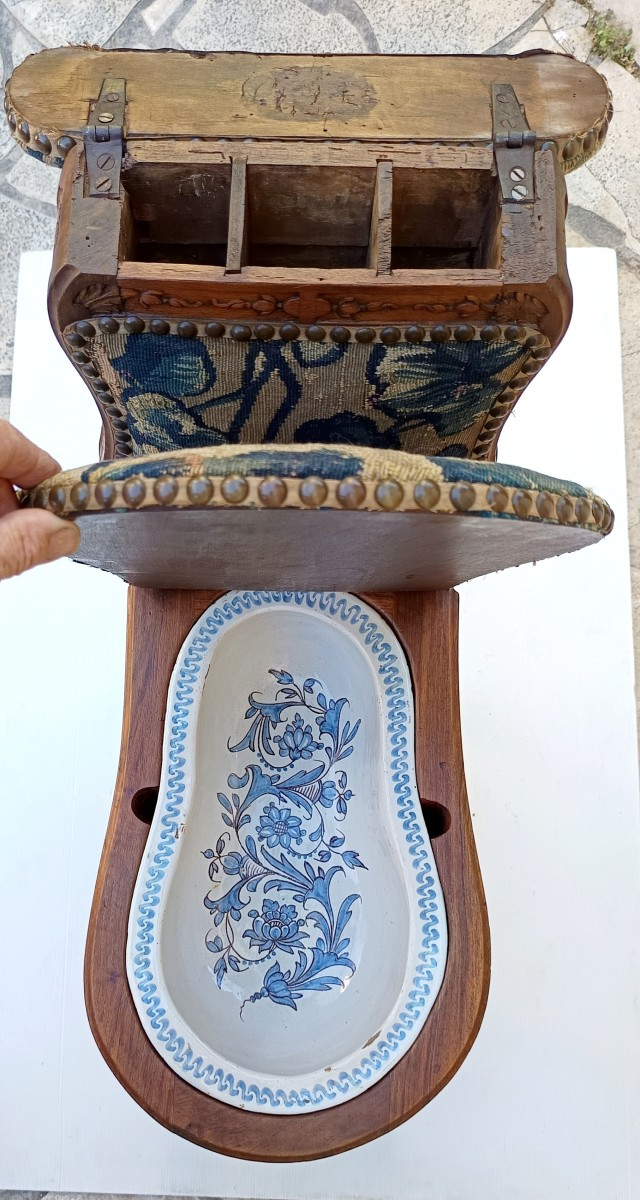 Surrealist: Louis XV Convenience Carved And Engraved Wood, With Earthenware Bidet, Tired -photo-2