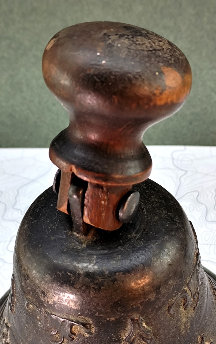 Very Loud Hand Bell, Pastilled Bronze, 17th-18th Century-photo-1
