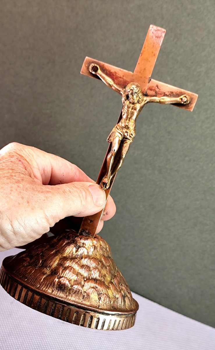 Dinanderie cuivre dorée au mercure : Golgotha, 17e siècle-photo-2
