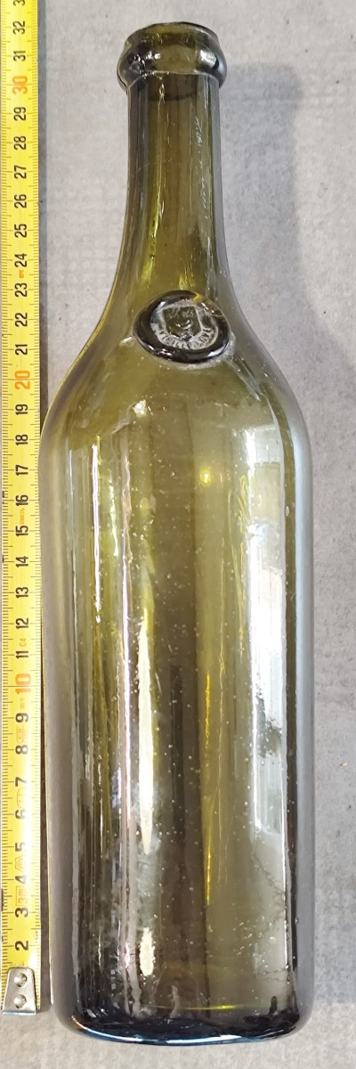 Bouteille-Musée :  17e siècle,  la Vieille Loye, blason du Maître verrier  Duraquet-photo-3