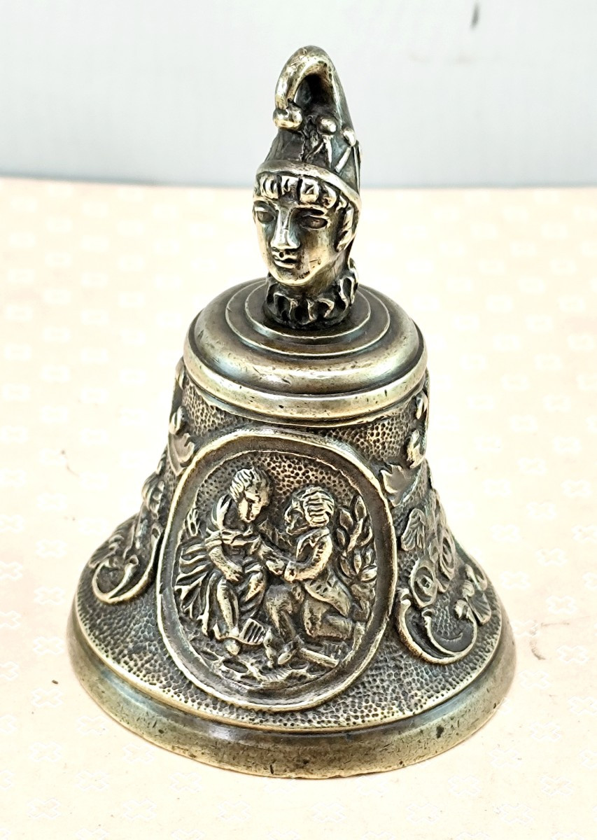 Clochette Louis XVI bronze ciselée aux amoureux, fin 18e -photo-3