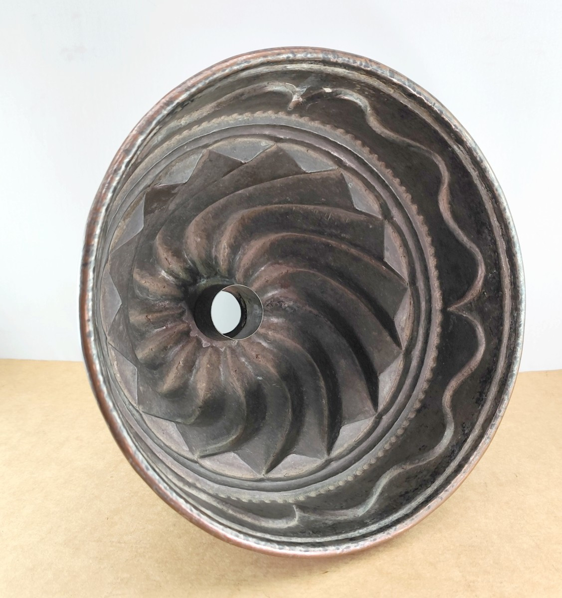 Large Copper Mold, Decorated, 18th Century, 25cm, 1.2kg, Good Condition-photo-3
