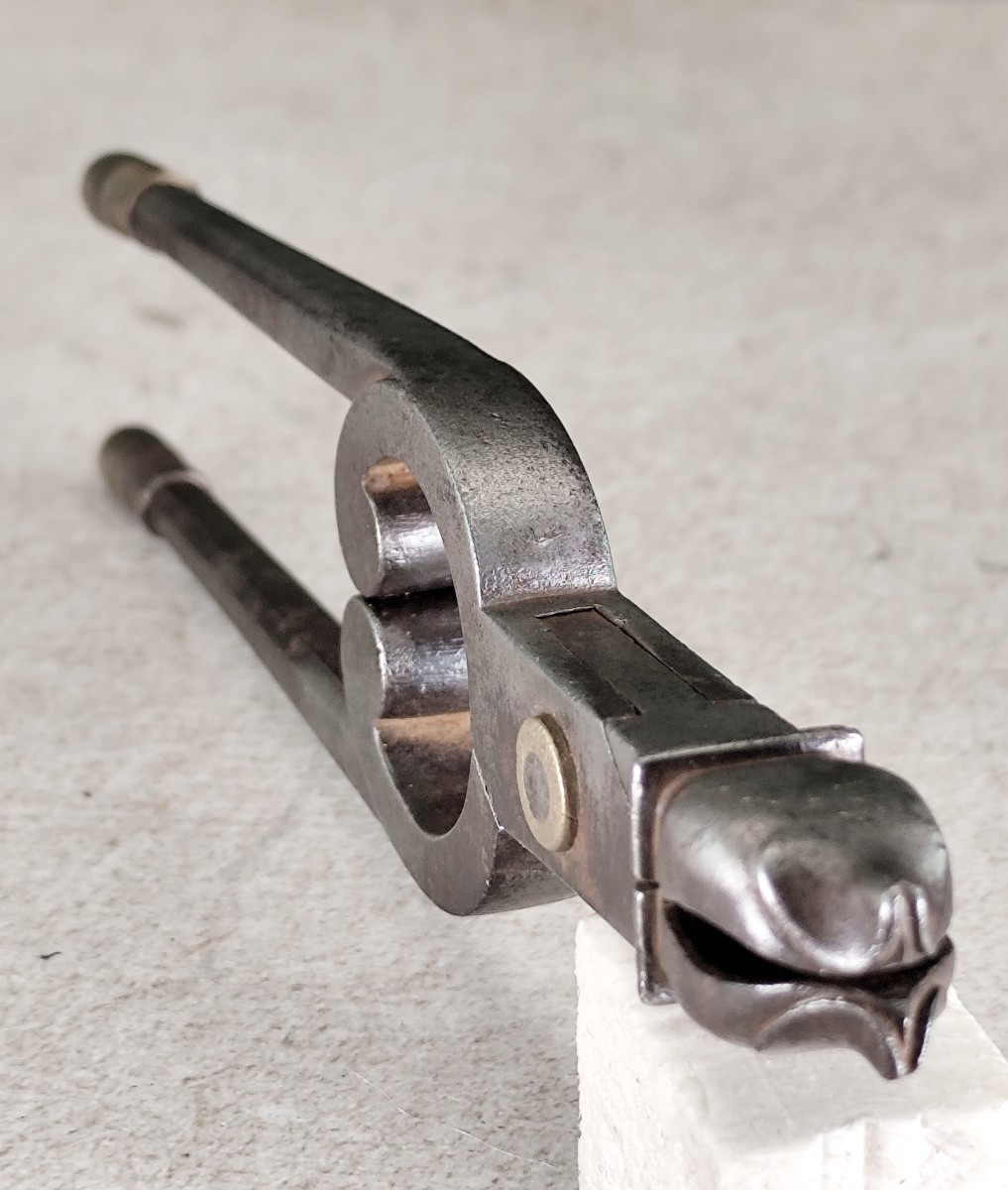 Casse noix et pignes, fer forgé à tête de tortue, 18-19e siècle, -photo-2