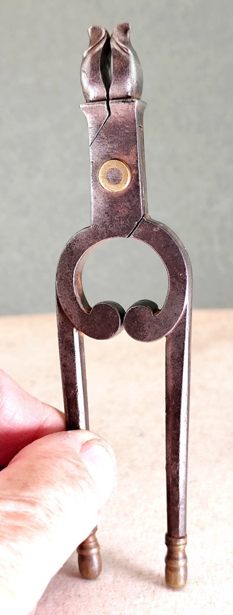 Casse noix et pignes, fer forgé à tête de tortue, 18-19e siècle, -photo-2