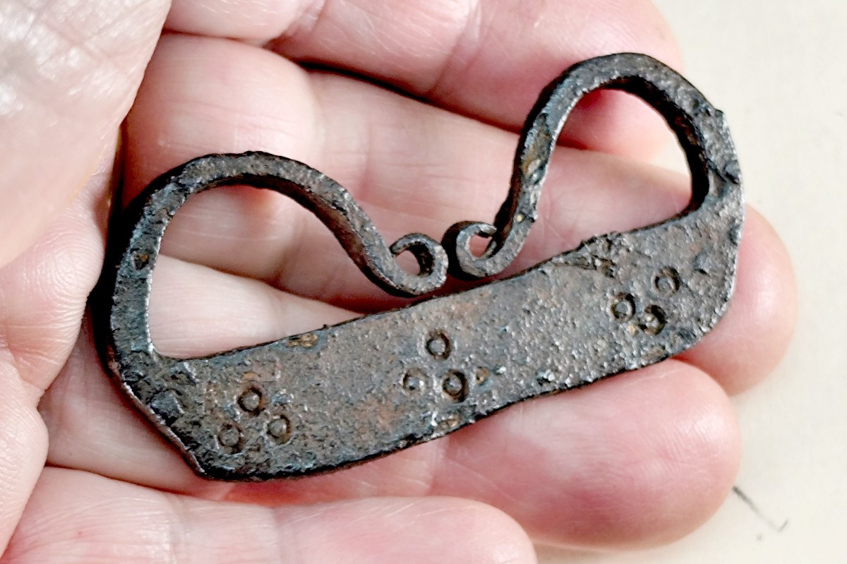 Beau Briquet forgé décoré d’ocelles, Haut Moyen-âge-photo-3