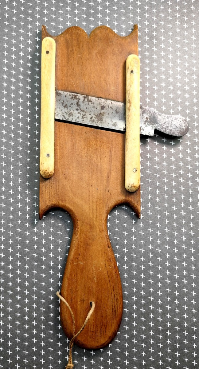 Gastronomy: Beautiful 19th Century Truffle Grater, Steel, Bone, Hardwood.-photo-2