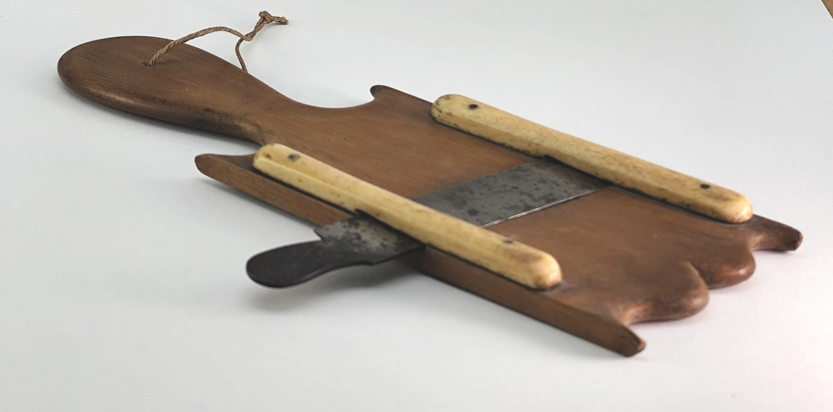Gastronomy: Beautiful 19th Century Truffle Grater, Steel, Bone, Hardwood.-photo-1