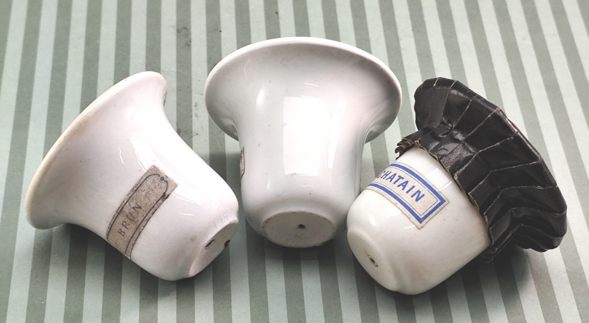 Perfumer's Pile, 19th Century: 3 Porcelain Mortars, Original Condition, Very Rare-photo-3